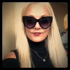 Black cat eyed sunglasses